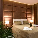 Luxury Lavie 招待所 4*