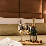 招待所 Luxury Lavie 4*
