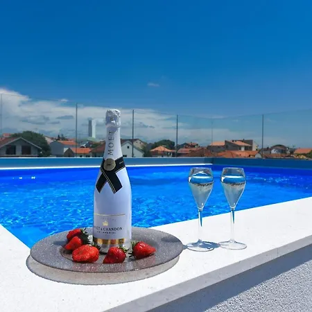 Pensionat Luxury Lavie 4*